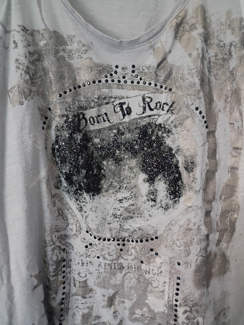 Rock & Republic Gray Crewneck Top "Born To Rock" Shimmery